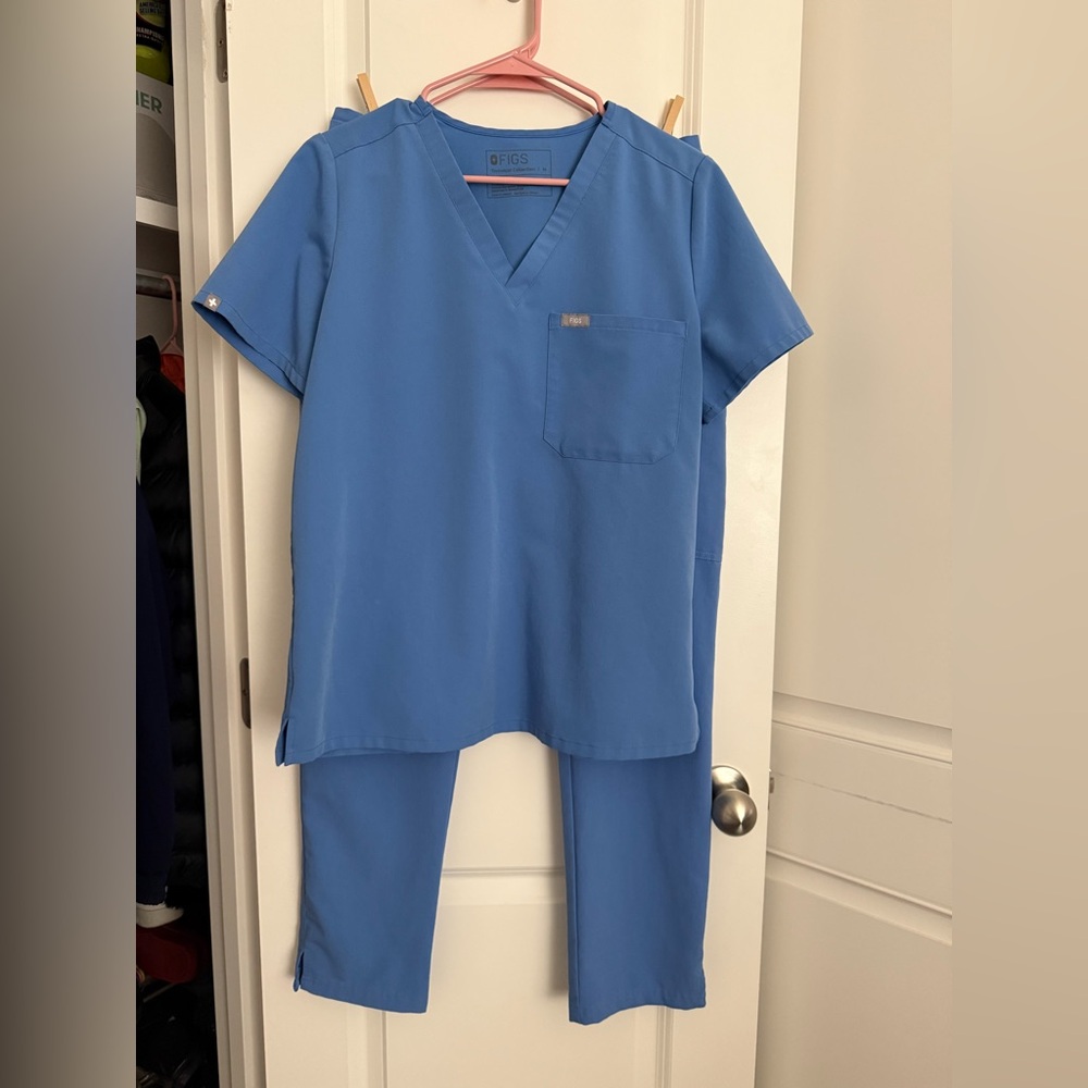 FIGS Ceil Blue Scrub Set